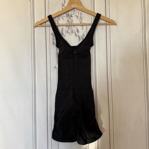 Skims Zip Up Seamless Sculpt Zip Up Shortie Bodysuit Size XS Black sold out